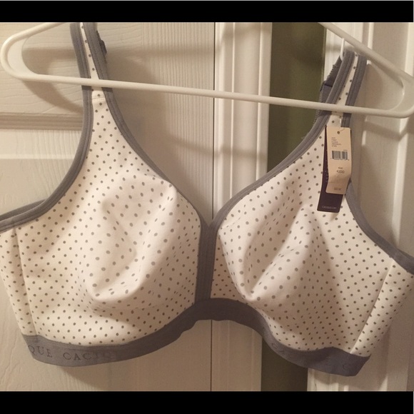 BRA 42DD WHITE FLOWER DESIGN NO-WIRE